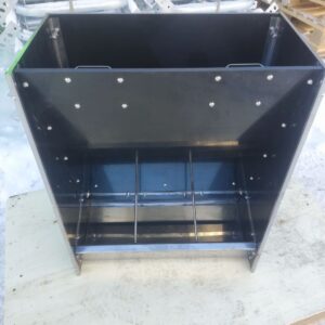 Боксовая кормушка для доращивания на 3 места с корытом. AISI 304/AISI 430